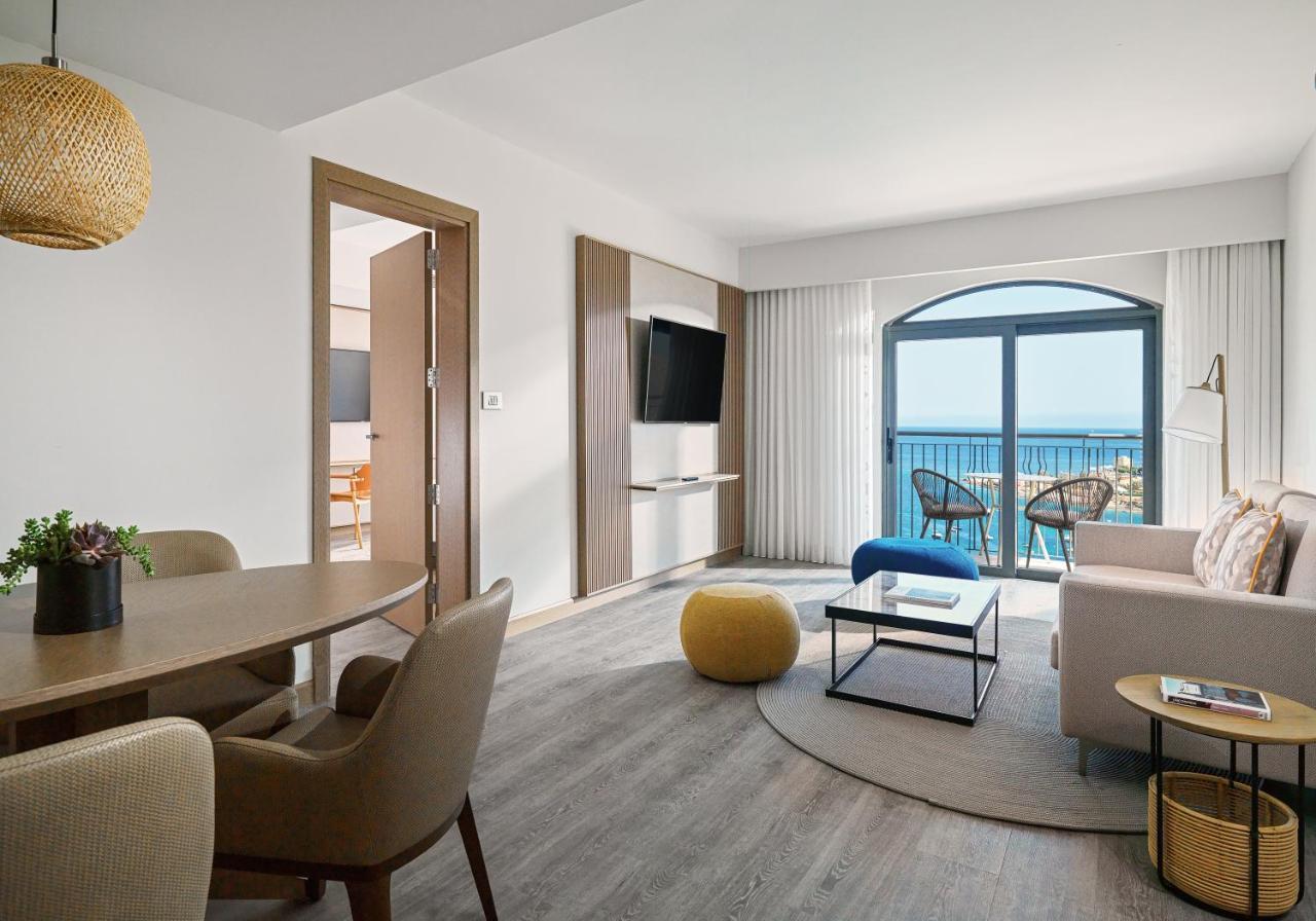 Malta Marriott Resort & Spa Saint Julian's Екстериор снимка Suite at the Hilton Tel Aviv