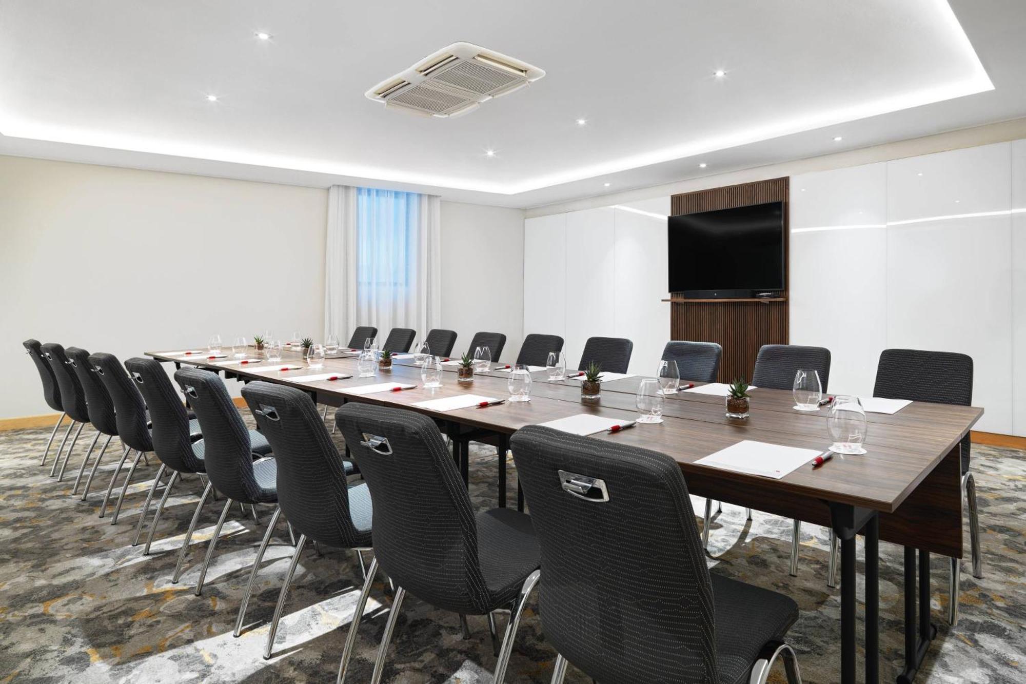 Malta Marriott Resort & Spa Saint Julian's Екстериор снимка Meeting room