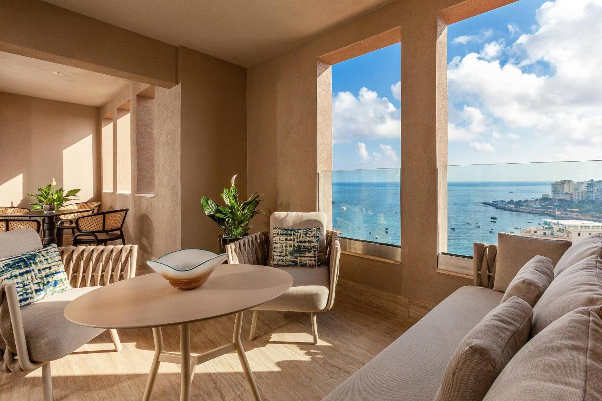 Malta Marriott Resort & Spa Saint Julian's Екстериор снимка A staged living room
