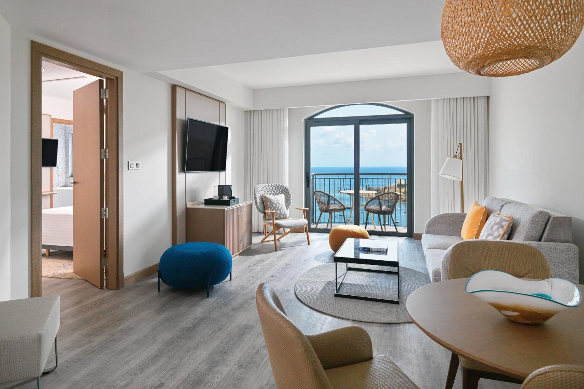 Malta Marriott Resort & Spa Saint Julian's Екстериор снимка Suite at the Hilton San Diego Bayfront