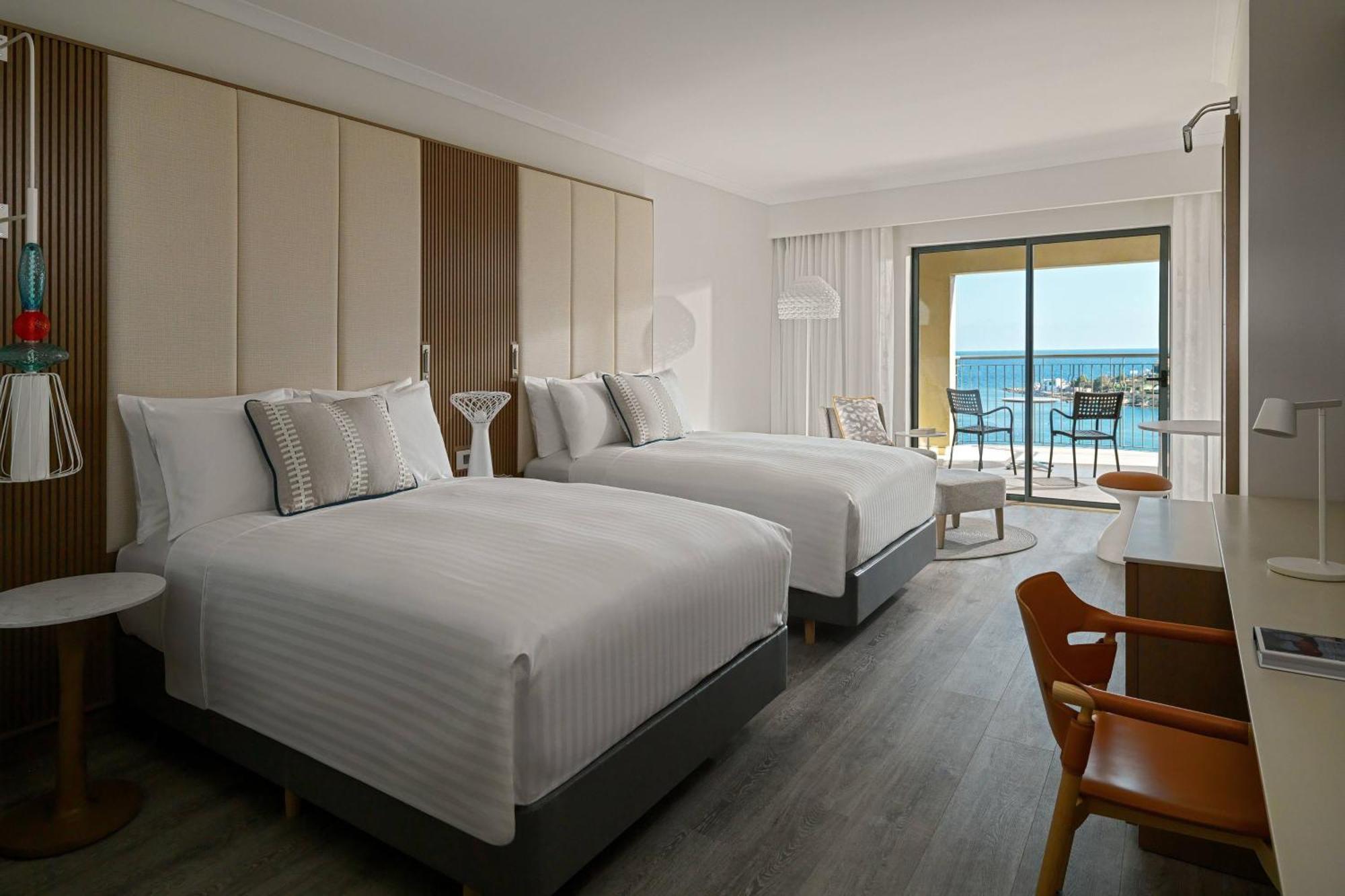 Malta Marriott Resort & Spa Saint Julian's Екстериор снимка A guest room at the Westin Maldives