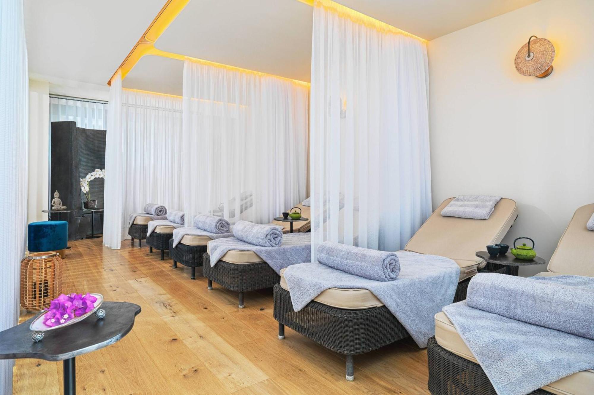 Malta Marriott Resort & Spa Saint Julian's Екстериор снимка The spa at The Ivy Spa, St John's Wood